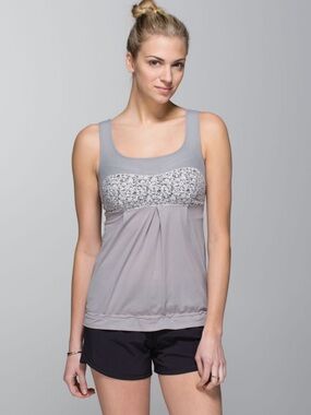 Lululemon Elevate Mesh Tank Y2K Petite Fleur Silver Grey 6 Bubble Hem LogoCharm